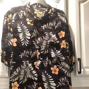 Caribbean Joe Hibiscus Floral Hawaiin Shirt.